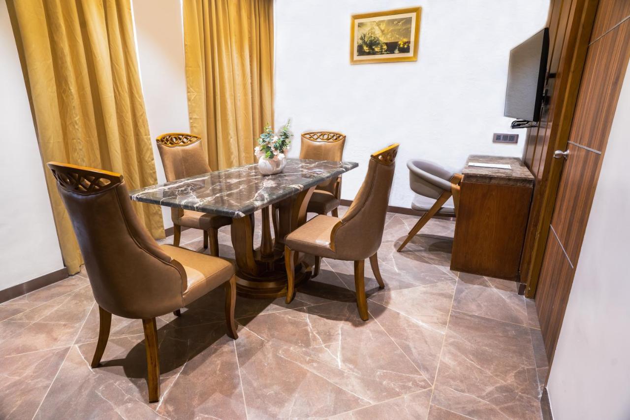 Marine Inn Hotel Kochi ภายนอก รูปภาพ